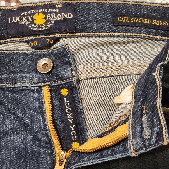 🍀 Lucky Brand Cate Stacked Skinny Jeans Size 00/24 with 30" inseam - Picture 2 of 9
